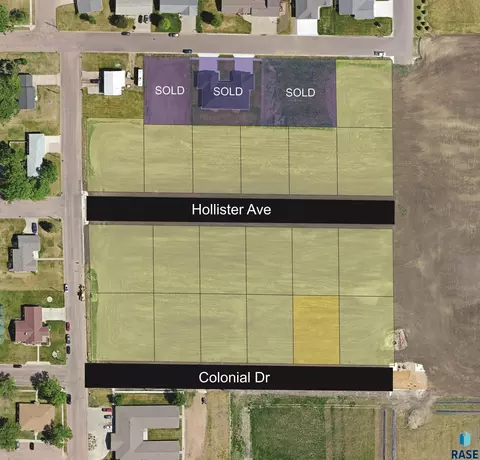 208 Colonial Dr, Salem, SD 57058