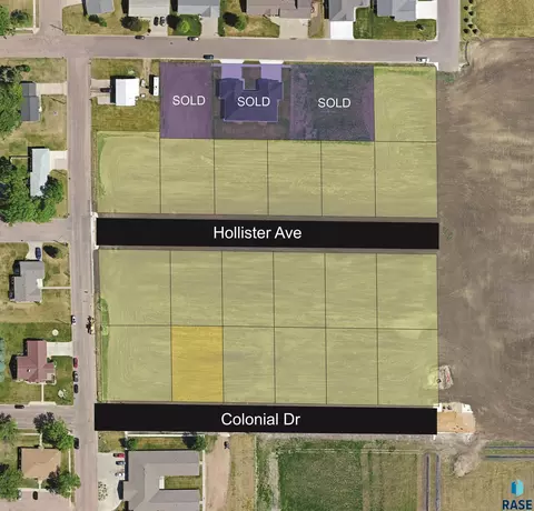 211 Colonial Dr, Salem, SD 57058