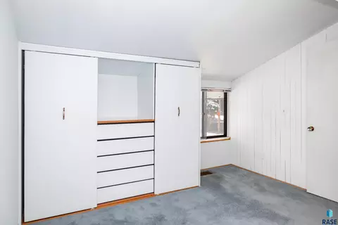 Bedroom - 713 29th St, Sioux Falls, SD 57105 photo 2 of 2