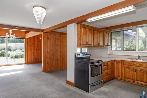 Kitchen - 713 29th St, Sioux Falls, SD 57105 photo 1 of 2