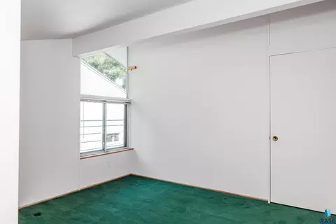 Bedroom - 713 29th St, Sioux Falls, SD 57105 photo 1 of 2