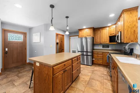 Entry Way - 201 S 5th Ave, Brandon, SD 57005 photo 2 of 3