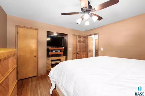 Bedroom - 201 S 5th Ave, Brandon, SD 57005 photo 7 of 12