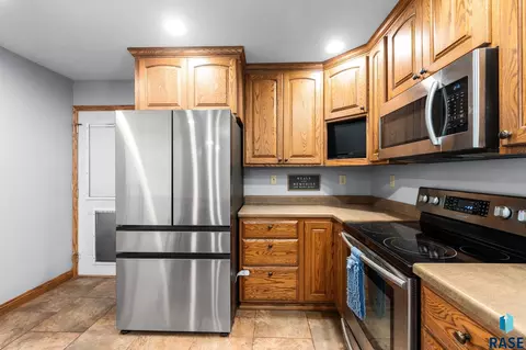 Kitchen - 201 S 5th Ave, Brandon, SD 57005 photo 3 of 6