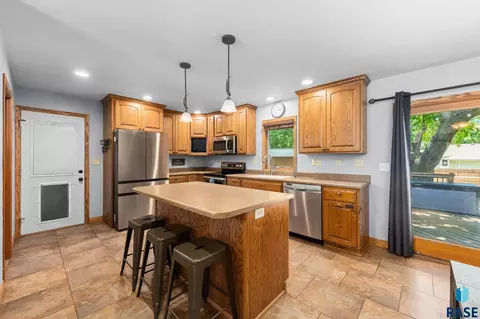 Kitchen - 201 S 5th Ave, Brandon, SD 57005 photo 1 of 6