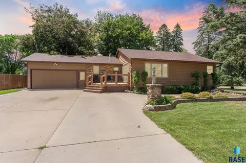 201 S 5th Ave, Brandon, SD 57005