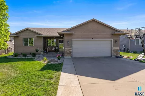 2804 Grinnell Ave S, Sioux Falls, SD 57106