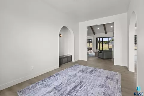 Entry Way - 3416 E Bronze Ln, Sioux Falls, SD 57110 photo 6 of 10