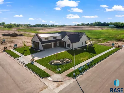 View/Area - 3416 E Bronze Ln, Sioux Falls, SD 57110 photo 1 of 8