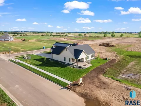 View/Area - 3416 E Bronze Ln, Sioux Falls, SD 57110 photo 3 of 8