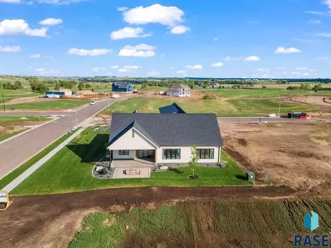 View/Area - 3416 E Bronze Ln, Sioux Falls, SD 57110 photo 4 of 8