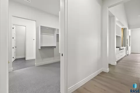 Entry Way - 3416 E Bronze Ln, Sioux Falls, SD 57110 photo 2 of 10