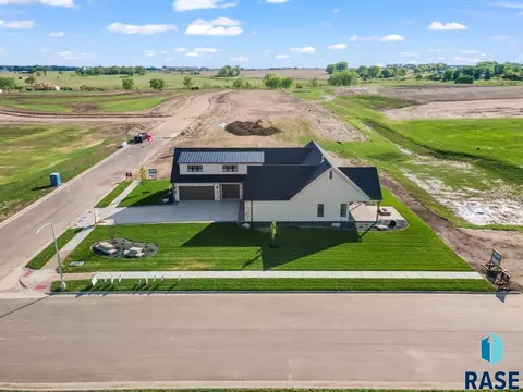 View/Area - 3416 E Bronze Ln, Sioux Falls, SD 57110 photo 2 of 8
