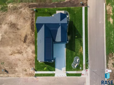 View/Area - 3416 E Bronze Ln, Sioux Falls, SD 57110 photo 7 of 8