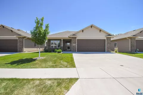 1508 S Wheatland Ave, Sioux Falls, SD 57106