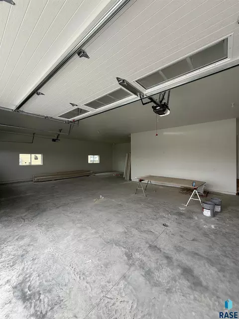 6412 E Fieldview St, Sioux Falls, SD 57110 photo 3