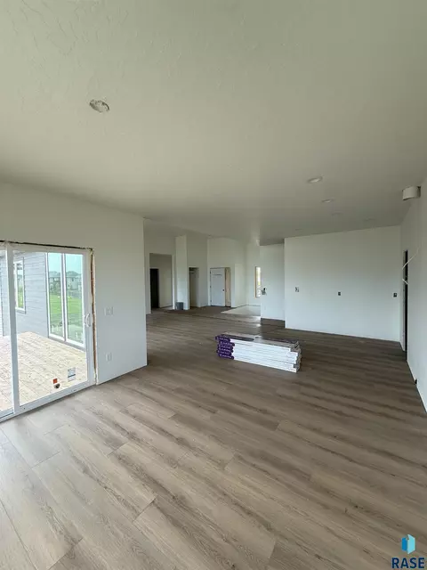 6412 E Fieldview St, Sioux Falls, SD 57110 photo 5