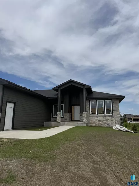 6412 E Fieldview St, Sioux Falls, SD 57110 photo 2