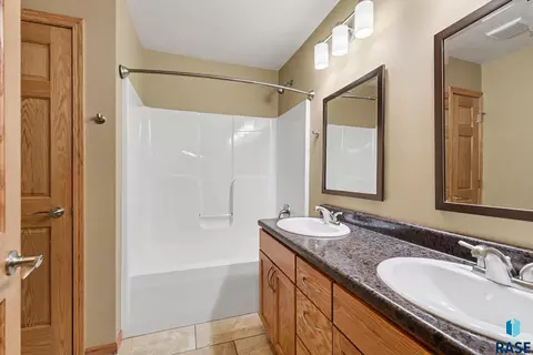Bath - 828 E 70th St, Sioux Falls, SD 57108 photo 1 of 5
