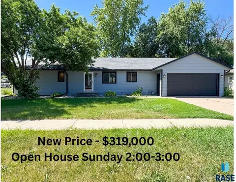 221 E 5th Ave, Lennox, SD 57039
