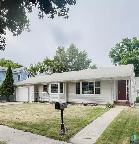 110 W Bishop St, Luverne, MN 56156