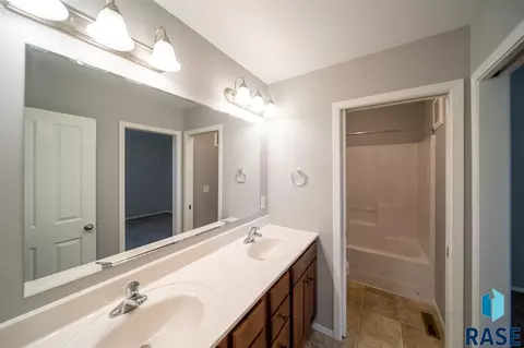210 N Nesmith Ave, Sioux Falls, SD 57103 photo 20