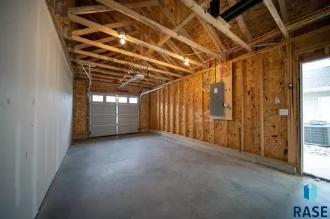 210 N Nesmith Ave, Sioux Falls, SD 57103 photo 4