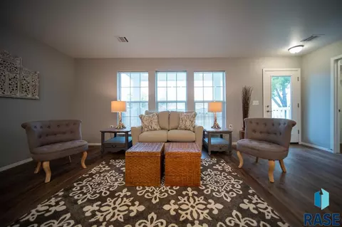 210 N Nesmith Ave, Sioux Falls, SD 57103 photo 8