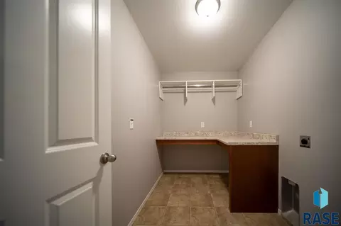 210 N Nesmith Ave, Sioux Falls, SD 57103 photo 16
