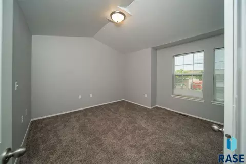 210 N Nesmith Ave, Sioux Falls, SD 57103 photo 17