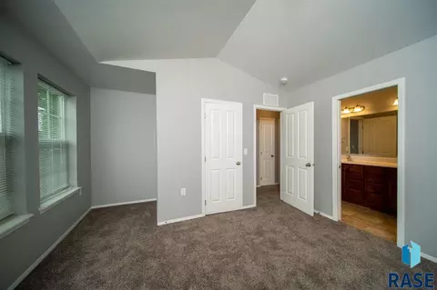 210 N Nesmith Ave, Sioux Falls, SD 57103 photo 18