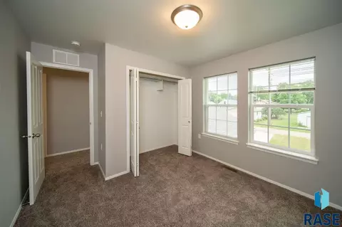 210 N Nesmith Ave, Sioux Falls, SD 57103 photo 21