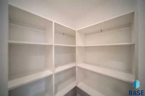 210 N Nesmith Ave, Sioux Falls, SD 57103 photo 12