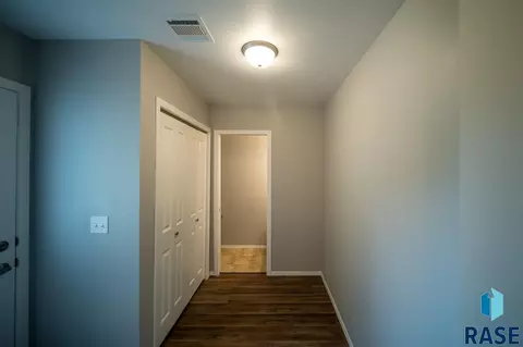 210 N Nesmith Ave, Sioux Falls, SD 57103 photo 5