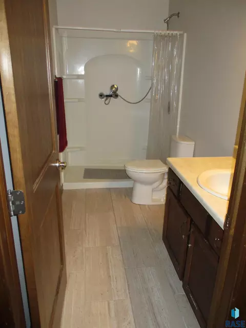 Bath - 5408 E Wonder St, Sioux Falls, SD 57108 photo 4 of 5