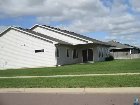 Exterior - 5408 E Wonder St, Sioux Falls, SD 57108 photo 4 of 4