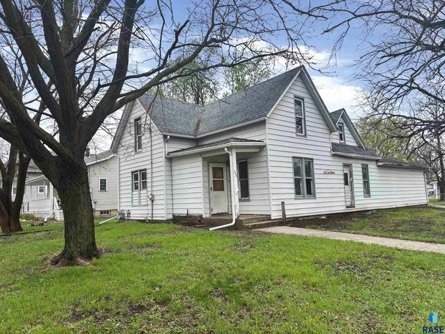 304 N Bartlett St, Canton, SD 57013