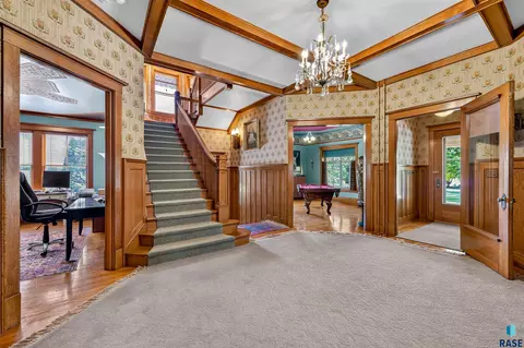 Entry Way - 903 N Dakota St, Canton, SD 57013 photo 5 of 9