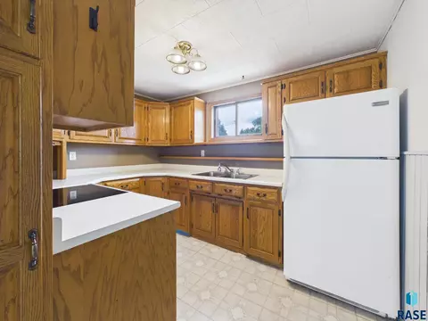 Kitchen - 612 S Cedar St, Canton, SD 57013 photo 1 of 3
