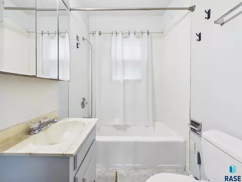 Bath - 612 S Cedar St, Canton, SD 57013 photo 1 of 2