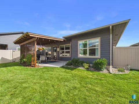5009 E 62nd St, Sioux Falls, SD 57108 photo 2