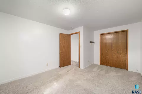 Bedroom - 709 E Sandpiper Trl, Sioux Falls, SD 57108 photo 10 of 10