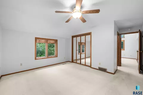 Bedroom - 709 E Sandpiper Trl, Sioux Falls, SD 57108 photo 5 of 10
