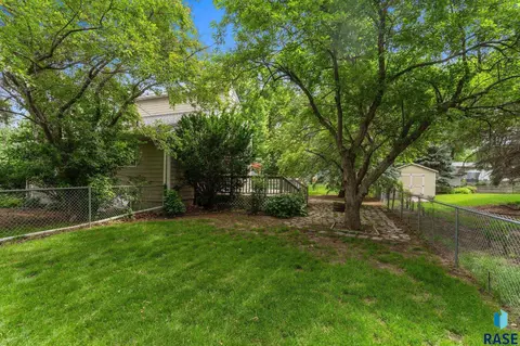 Exterior - 709 E Sandpiper Trl, Sioux Falls, SD 57108 photo 14 of 22