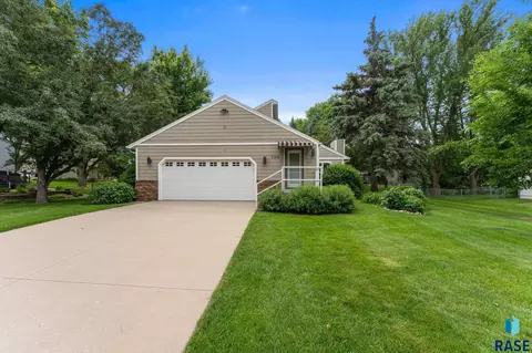 Exterior - 709 E Sandpiper Trl, Sioux Falls, SD 57108 photo 18 of 22