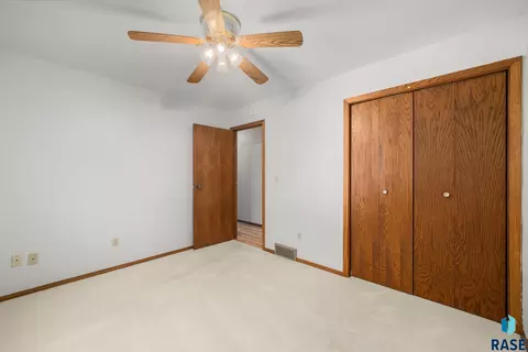 Bedroom - 709 E Sandpiper Trl, Sioux Falls, SD 57108 photo 1 of 10