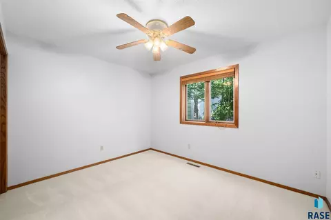 Bedroom - 709 E Sandpiper Trl, Sioux Falls, SD 57108 photo 2 of 10
