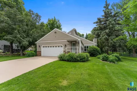 Exterior - 709 E Sandpiper Trl, Sioux Falls, SD 57108 photo 20 of 22