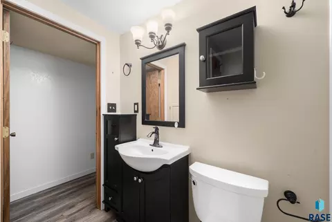 Bath - 709 E Sandpiper Trl, Sioux Falls, SD 57108 photo 5 of 5