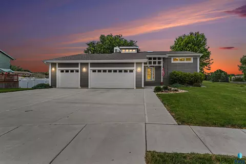 3720 E Dawley Ct, Sioux Falls, SD 57103